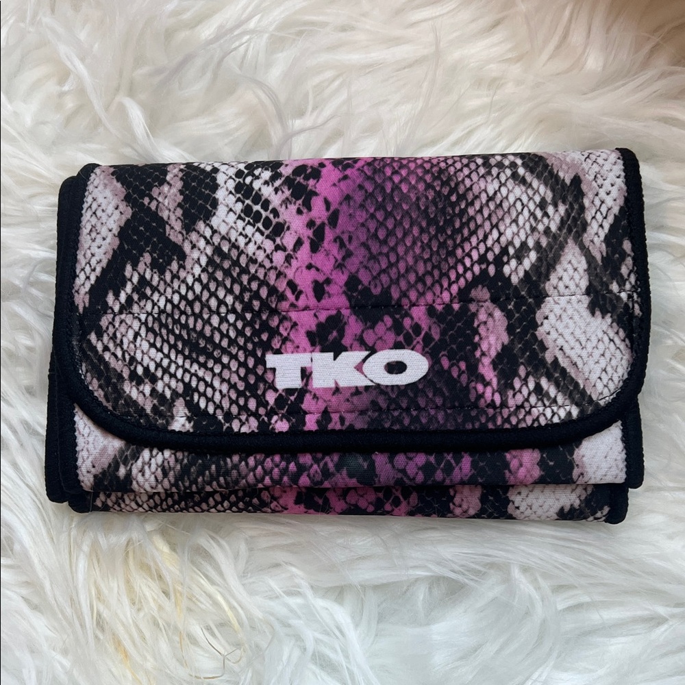 5/$35 NWT TKO Vibrant Pink and Black Snake Pattern adjustable sweat belt